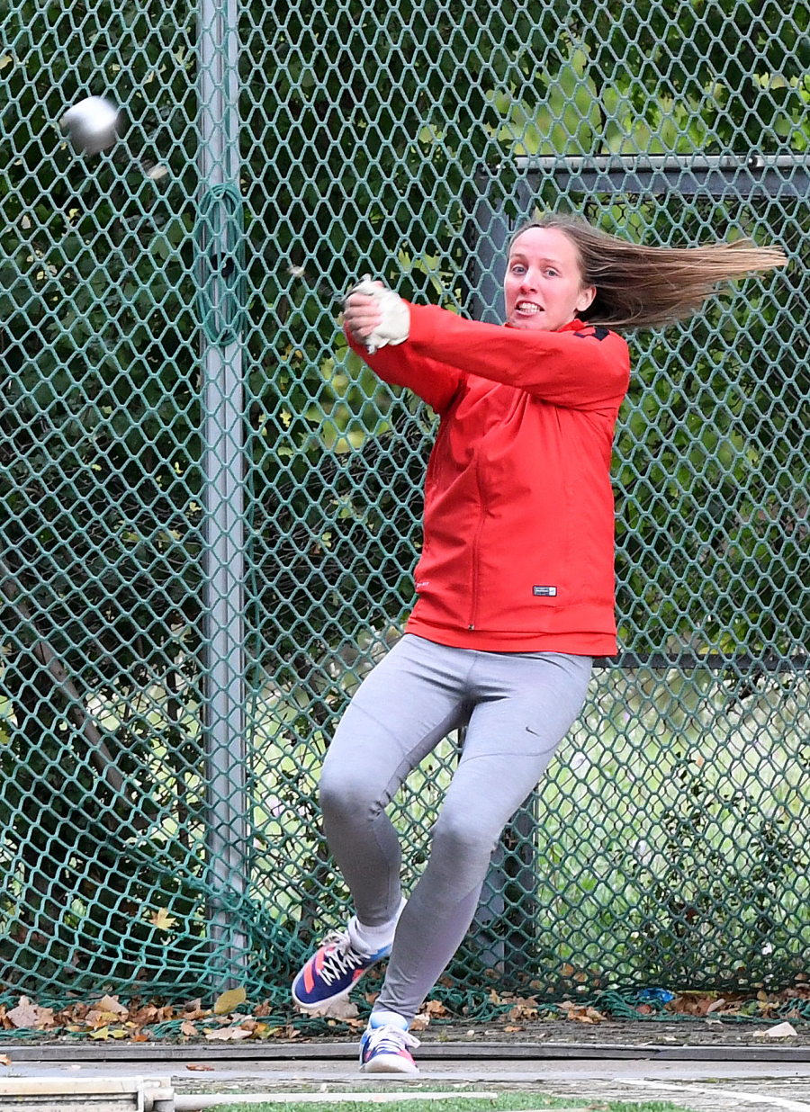 Mehrfache DM-Starterin und über Jahre die Nummer eins in Westfalen: Hammerwerferin Annika Straub vom LAZ Soest. Foto: Bottin