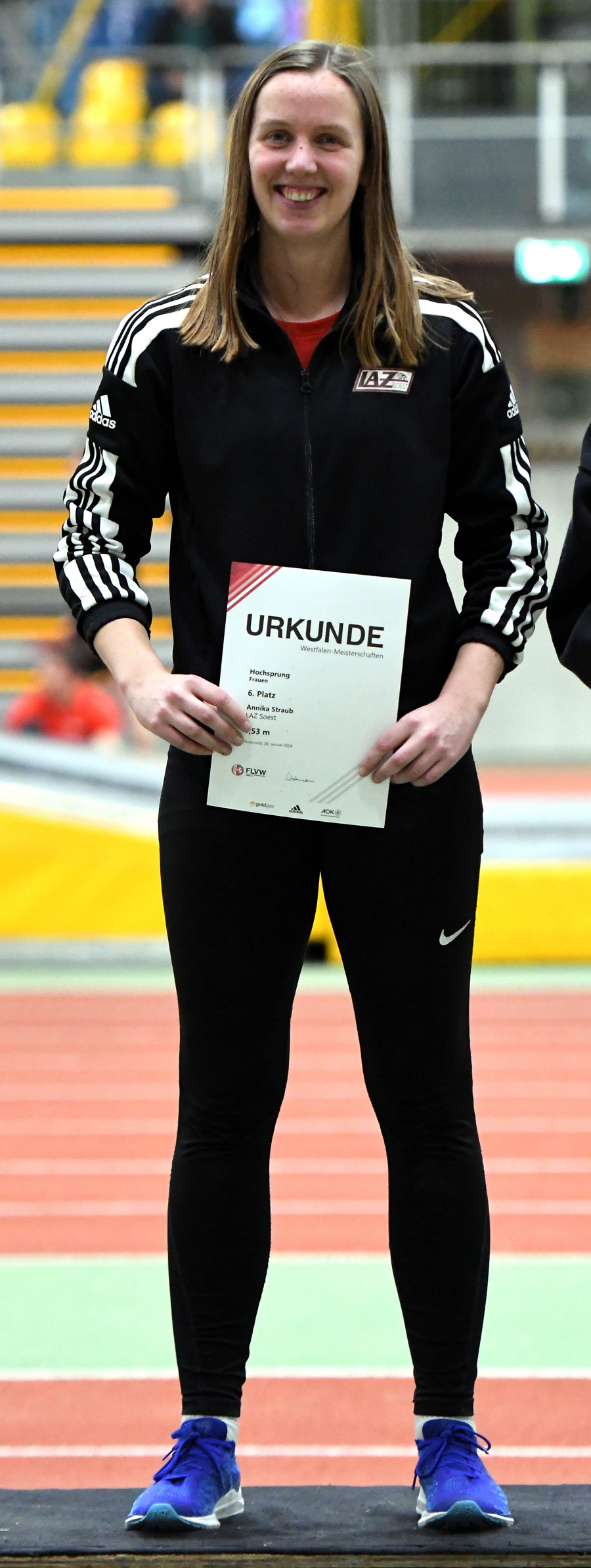 Tolle Steigerung: Annika Straub vom LAZ Soest verbesserte sich im Kugelstoßen um rund einen halben Meter und wurde mit 11,57 Metern Vize-Westfalenmeisterin bei den Frauen. Foto: Bottin