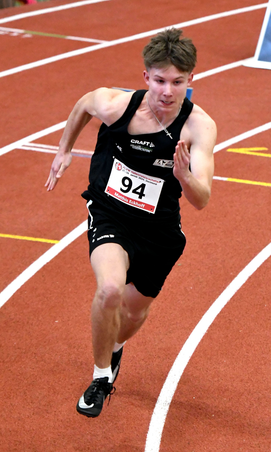 U18-Athlet Matthis Eckhoff vom LAZ Soest steigerte sich bei den Westfälischen Hallentitelkämpfen über 200 Meter auf 24,83 Sekunden. Foto: Bottin