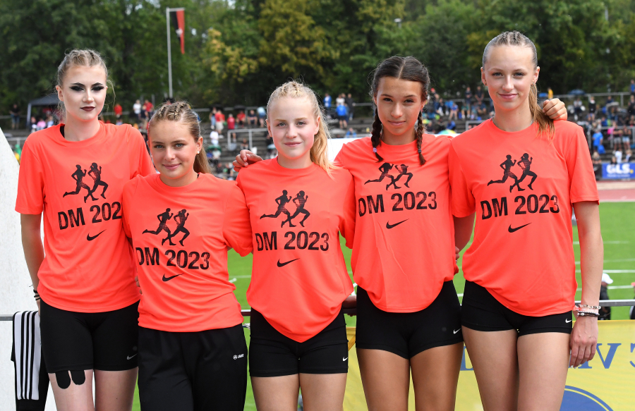 von links: Anna-Lena Knappkötter, Zoe Grond, Maja Bolinger, Mathilda Grienitz und Sophie Martin von links: Anna-Lena Knappkötter, Zoe Grond, Maja Bolinger, Mathilda Grienitz und Sophie Martin