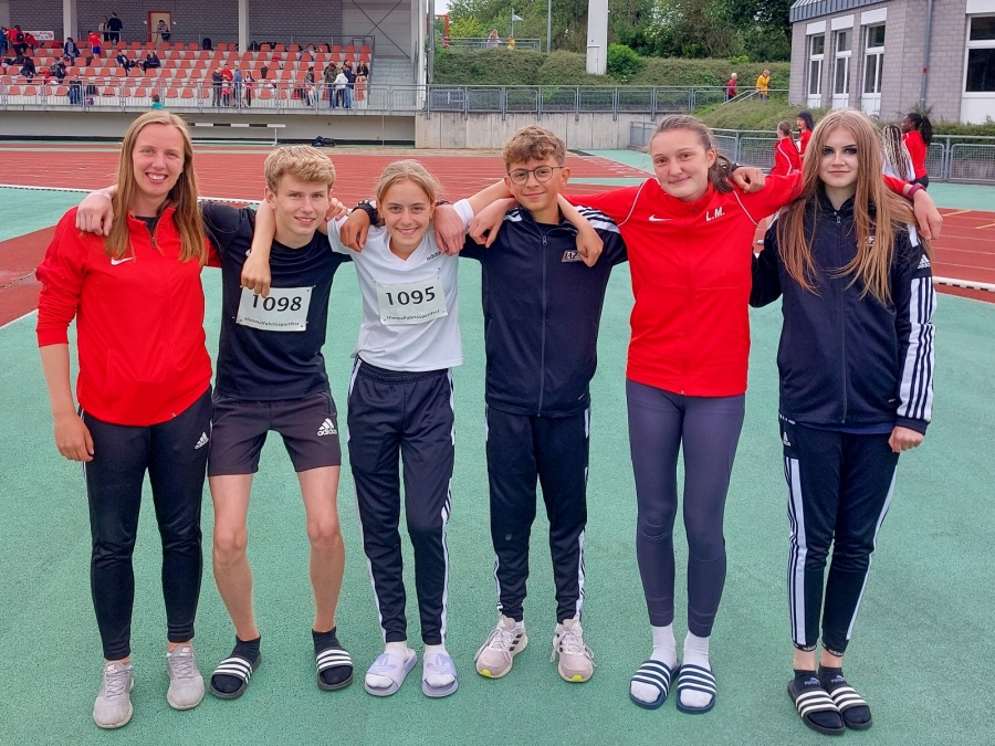 v.l.: Trainerin Annika Straub, Moritz Langenscheidt, Maya Klute, Levi Klute, Lilli Michel und Anna-Lena Knappk&ouml;tter