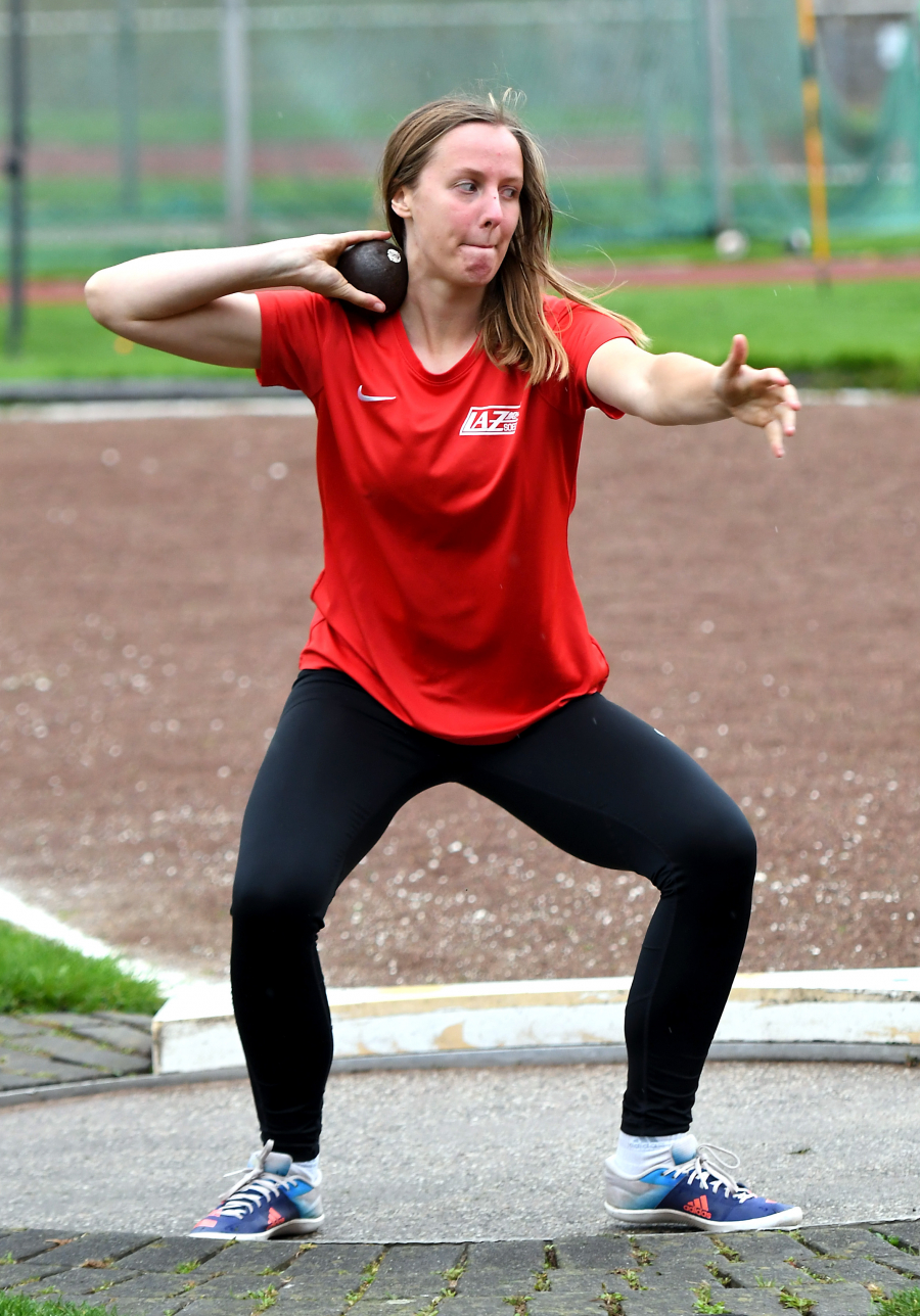 Mit neuer Drehstoßtechnik Vierte im Kugelstoßen der Frauen: Annika Straub erzielte in Gladbeck 9,61 Meter. Foto: Bottin