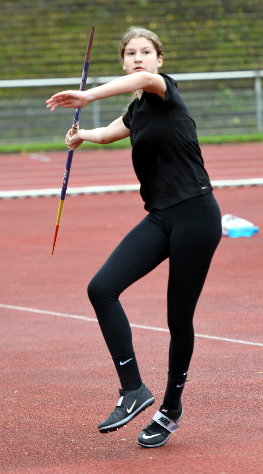 Neue Bestmarke: W15-Sportlerin Gesa Blesken steigerte sich im Speerwurf auf 31,13 Meter. Foto: Bottin