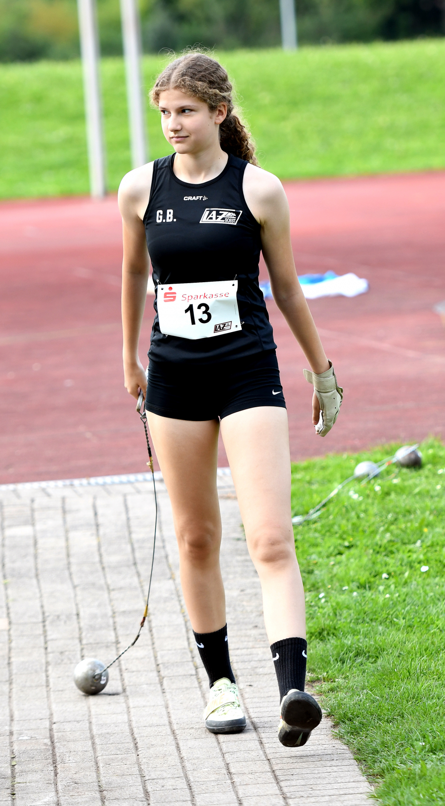 W15-Athletin Gesa Blesken machte den dreifachen Triumph für das LAZ Soest bei den NRW-Meisterschaften im Hammerwurf perfekt und holte wie ihre Mannschaftskameradinnen Nia Ferige und Marlene Soer den Titel. - Foto: Bottin