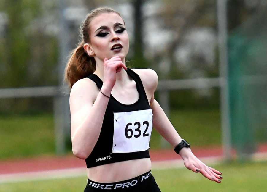 Anna-Lena Knapplötter knackt 14-Sekunden-Marke Anna-Lena Knapplötter knackt 14-Sekunden-Marke