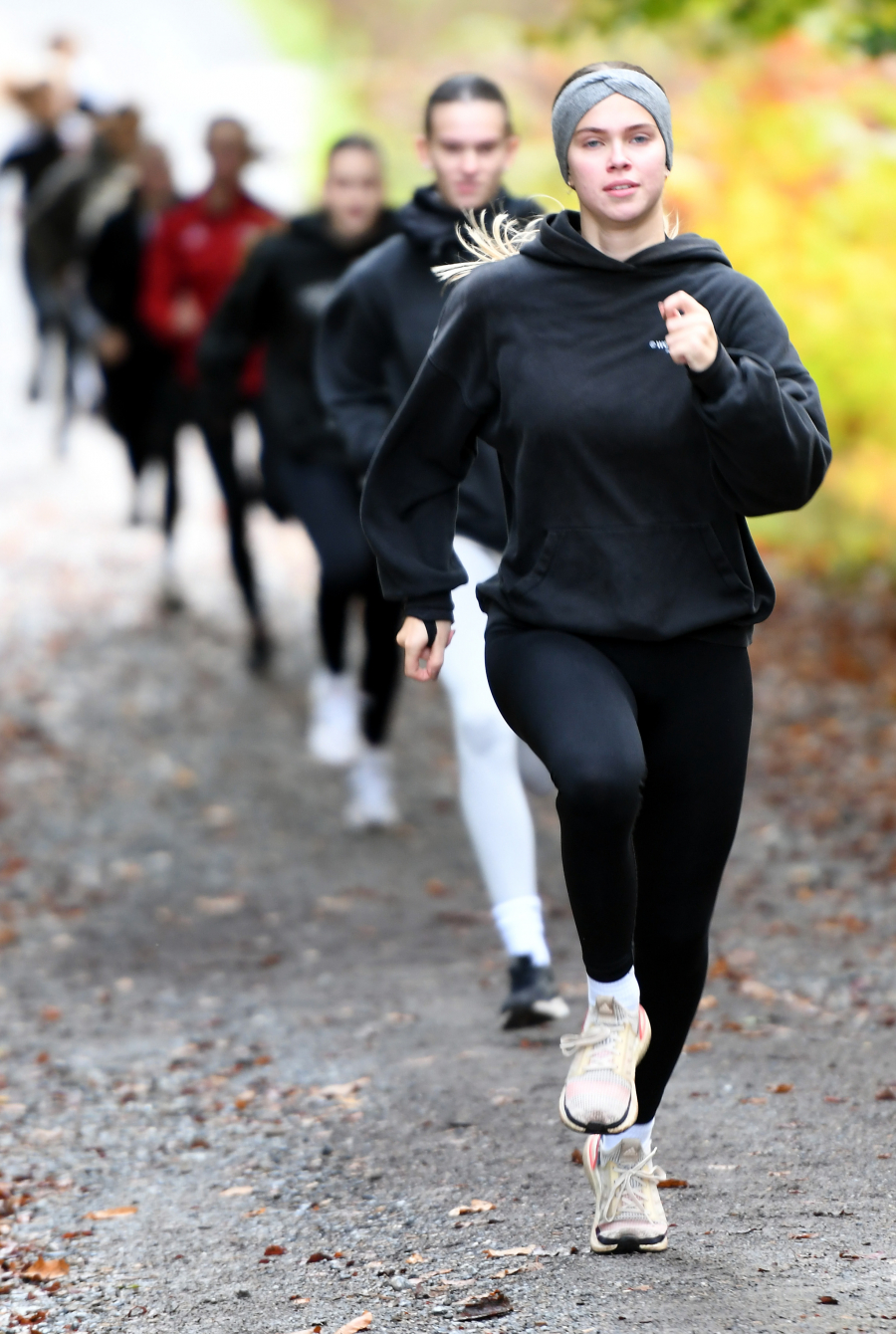 Impressionen vom Training im Arnsberger Wald. Foto: Bottin