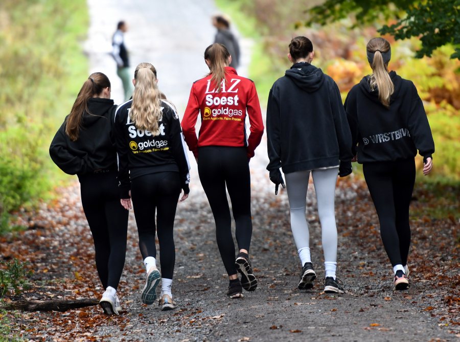 Impressionen vom Training im Arnsberger Wald. Foto: Bottin