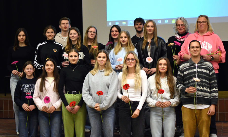 Für ihre Erfolge im vergangenen Jahr ehrte das LAZ bei der Mitgliederversammlung mehr als 20 Sportlerinnen und Sportler. Foto: Bottin