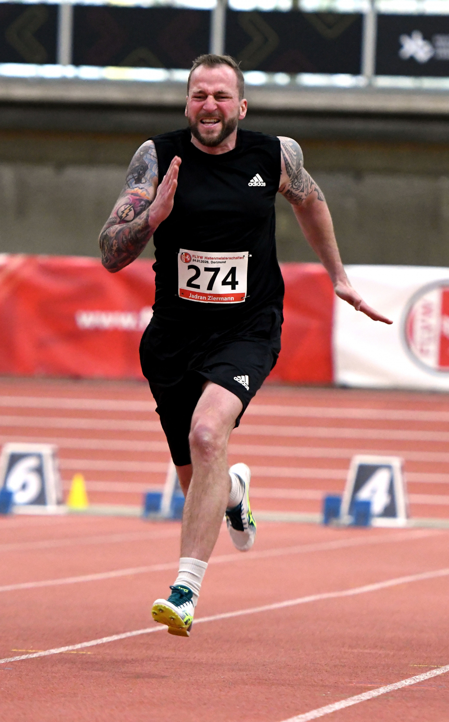 Jadran Ziermann vom LAZ Soest verfehlte in der M45 nur knapp die DM-Norm &uuml;ber 60 Meter. Foto: Bottin
