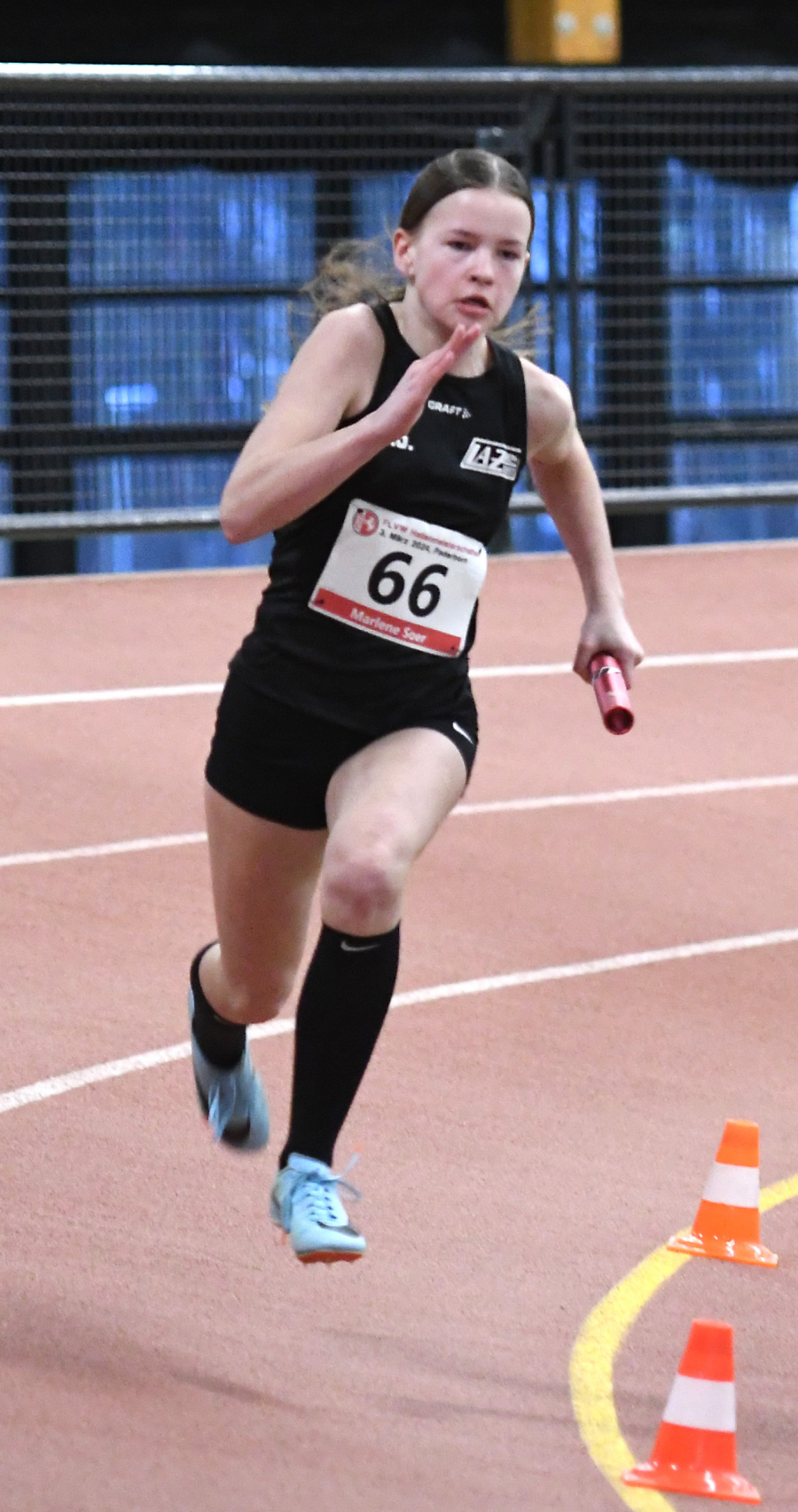 Marlene Soer als Schlussläuferin der LAZ-Staffel über 4 x 100 Meter im Paderborner Ahorn-Sportpark. Foto: Bottin