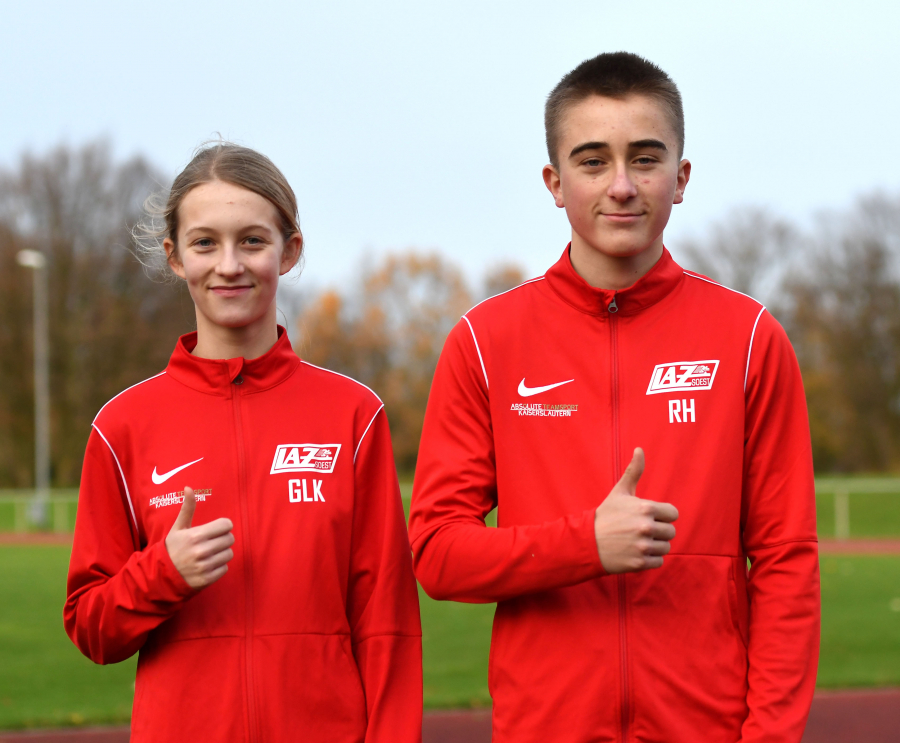 Ein Nachwuchs-Duo, auf das der Verein zu Recht stolz sein kann: Greta Karsten (W12) und Rafael Hesse (M13) vom LAZ Soest sind in ihren Altersklassen die Nummer eins bzw. zwei in Deutschland. Foto: Bottin