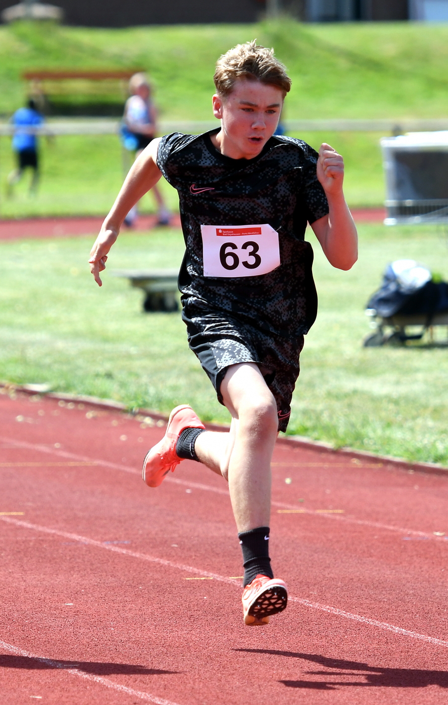 U14-Sportler Michel Bottin vom LAZ Soest gl&auml;nzte in Porta Westfalica mit vier neuen pers&ouml;nlichen Bestleistungen und setzte sich &uuml;ber 60-Meter-H&uuml;rden und im Dreikampf an die Spitze der westf&auml;lischen Bestenliste. Foto: Bottin