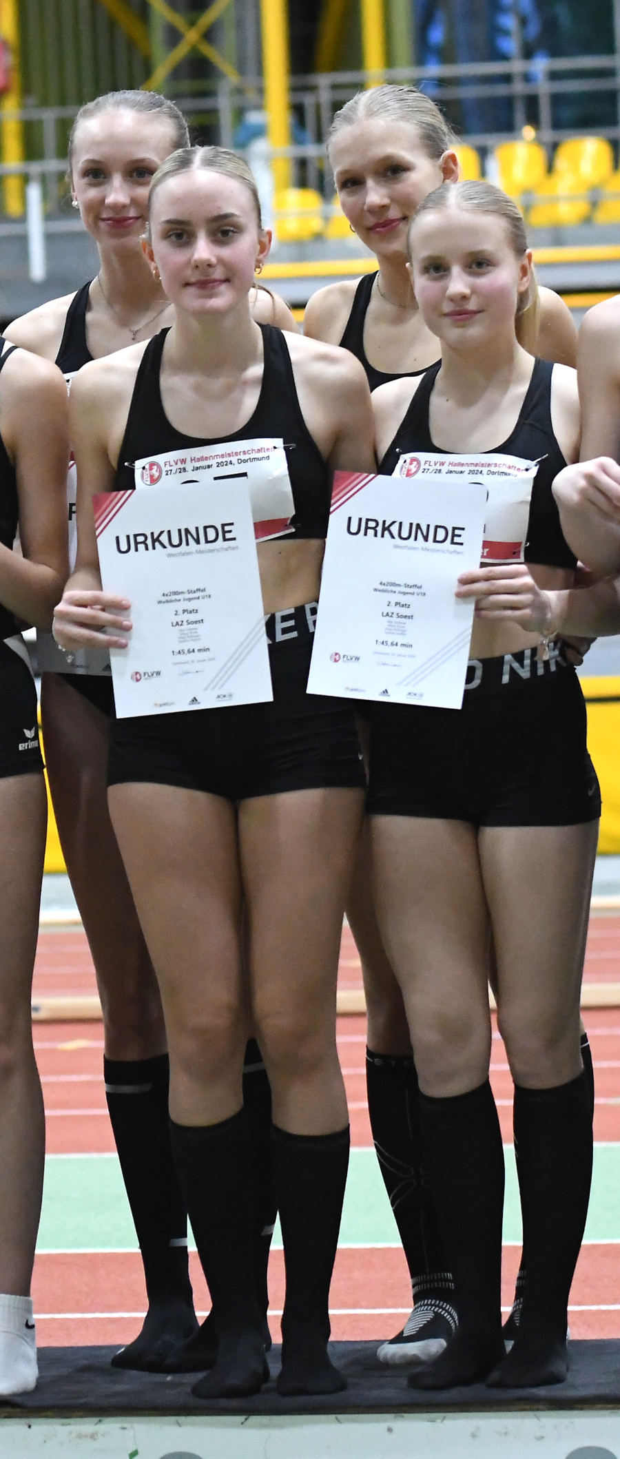 Nach der DM-Normerf&uuml;llung geht f&uuml;r die 4x200-Meter-Staffel des LAZ Soest, v.l.n.r.: Sophie Martin, Maya Klute, Mia Vollmer und Maja Bolinger, die Hallensaison weiter. Foto: Bottin
