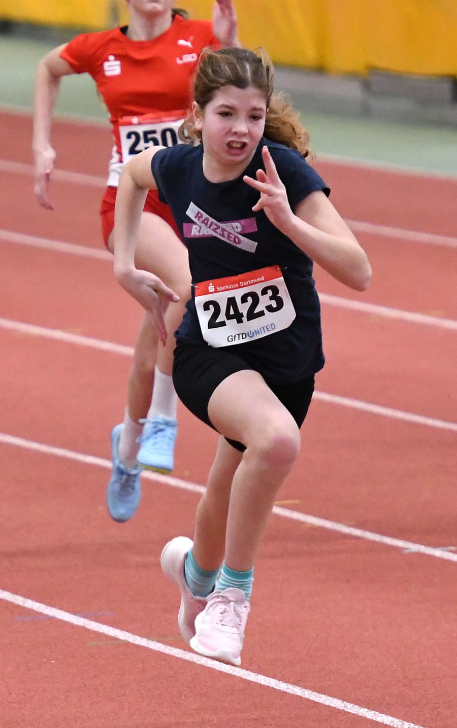 Leni Schneider (W12) beim 60-Meter-Sprint. Foto: Bottin