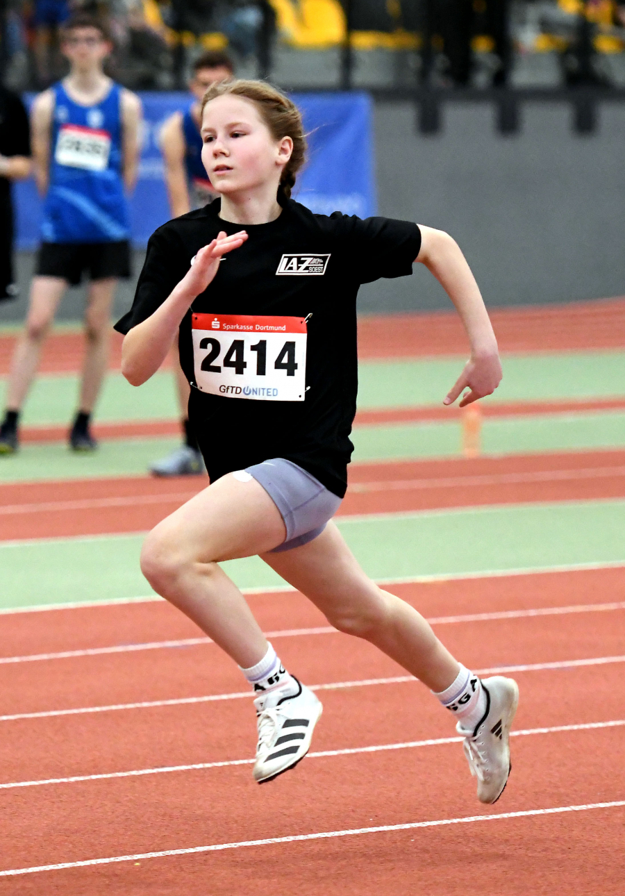 8,01 Sekunden: W11-Sportlerin Noelle Biegel vom LAZ Soest wird in Dortmund Fünfte über 50 Meter. Foto: Bottin