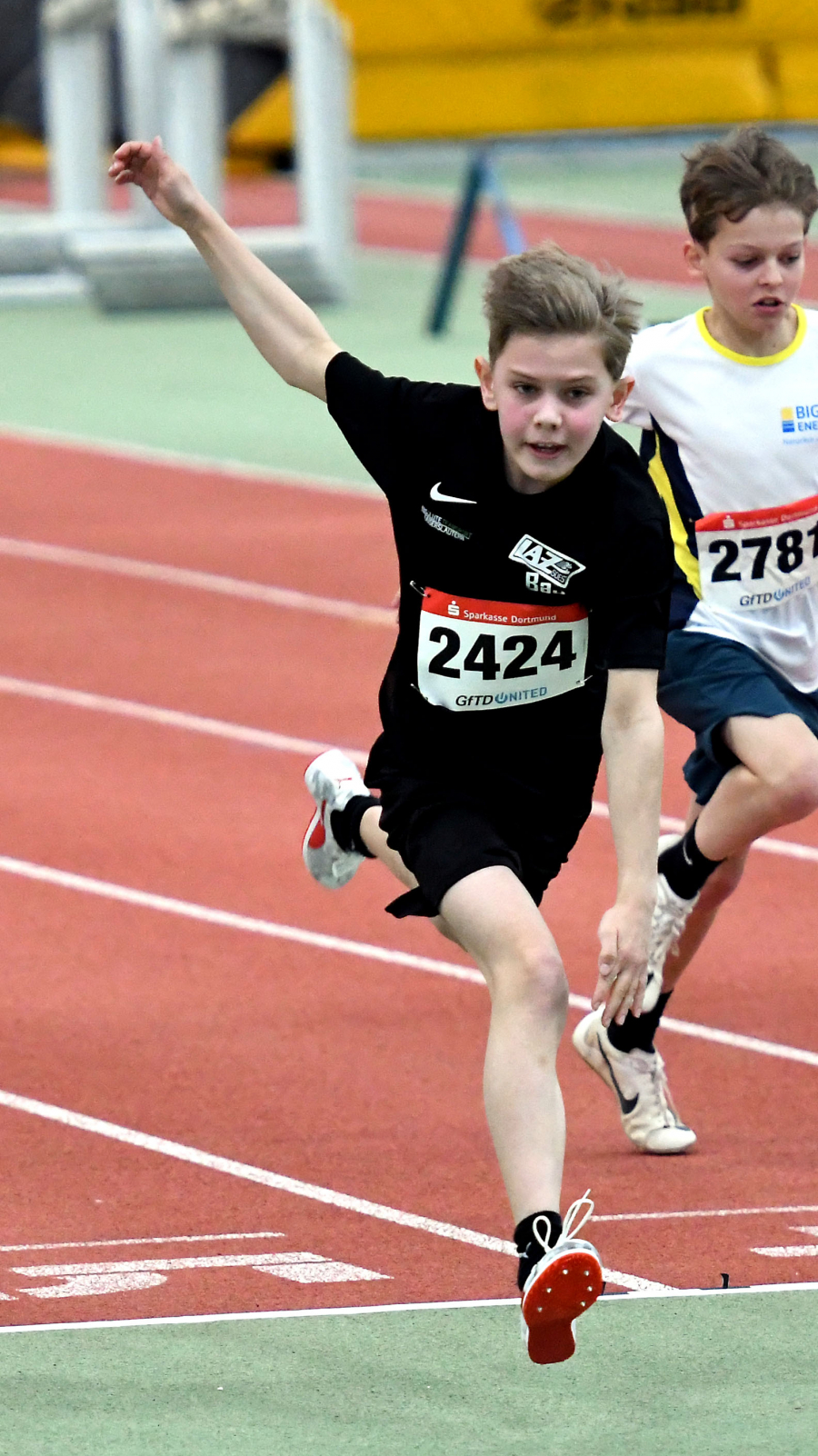 Persönliche Bestzeit: Bastian Sievert (M12) vom LAZ Soest legt die 60 Meter in Dortmund in 9,12 Sekunden zurück. Foto: Bottin