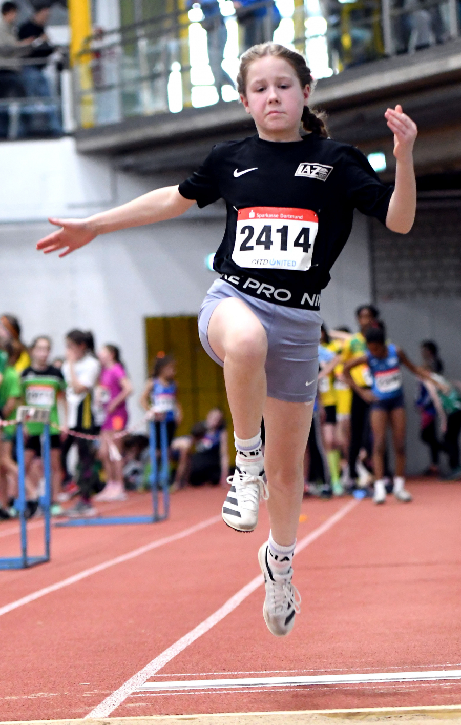 Noelle Biegel vom LAZ Soest erzielte beim Junior Indoor Jumpn Run in Dortmund mit 3,95 Metern im Weitsprung die drittbeste Leistung in der Altersklasse W11. Foto: Bottin